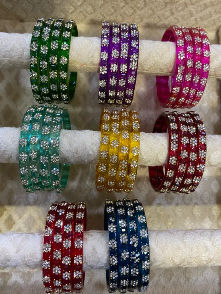 5 ston 4 pis bangle